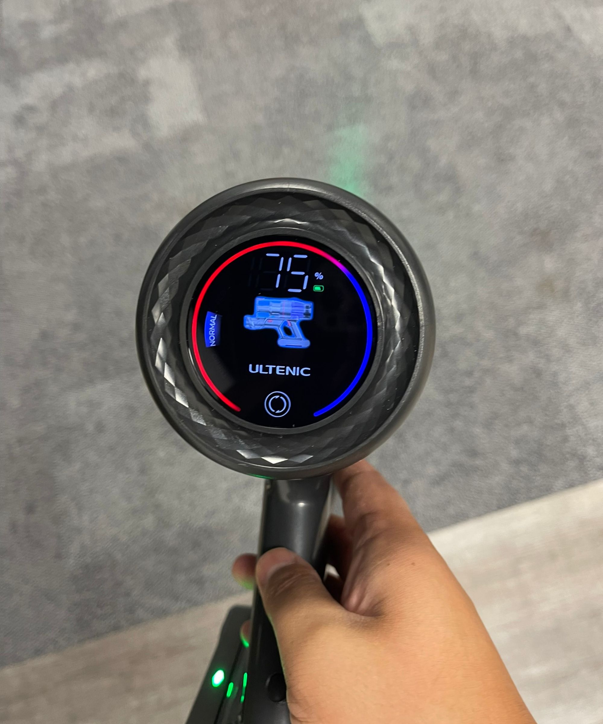 The touch control screen of the Ultenic U16 Flex in Future's test center