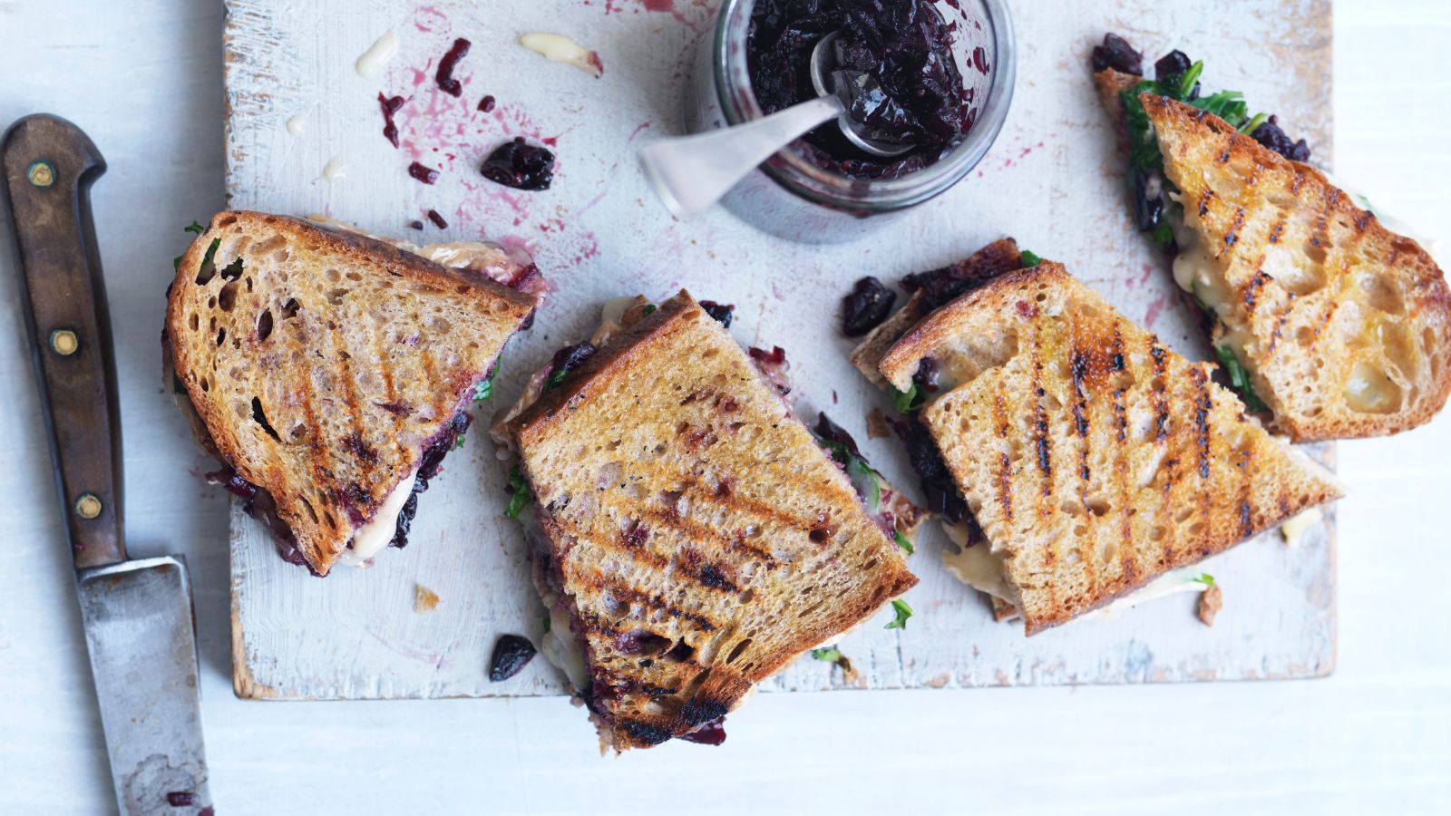 Brie, rocket and cherry chutney toasties 