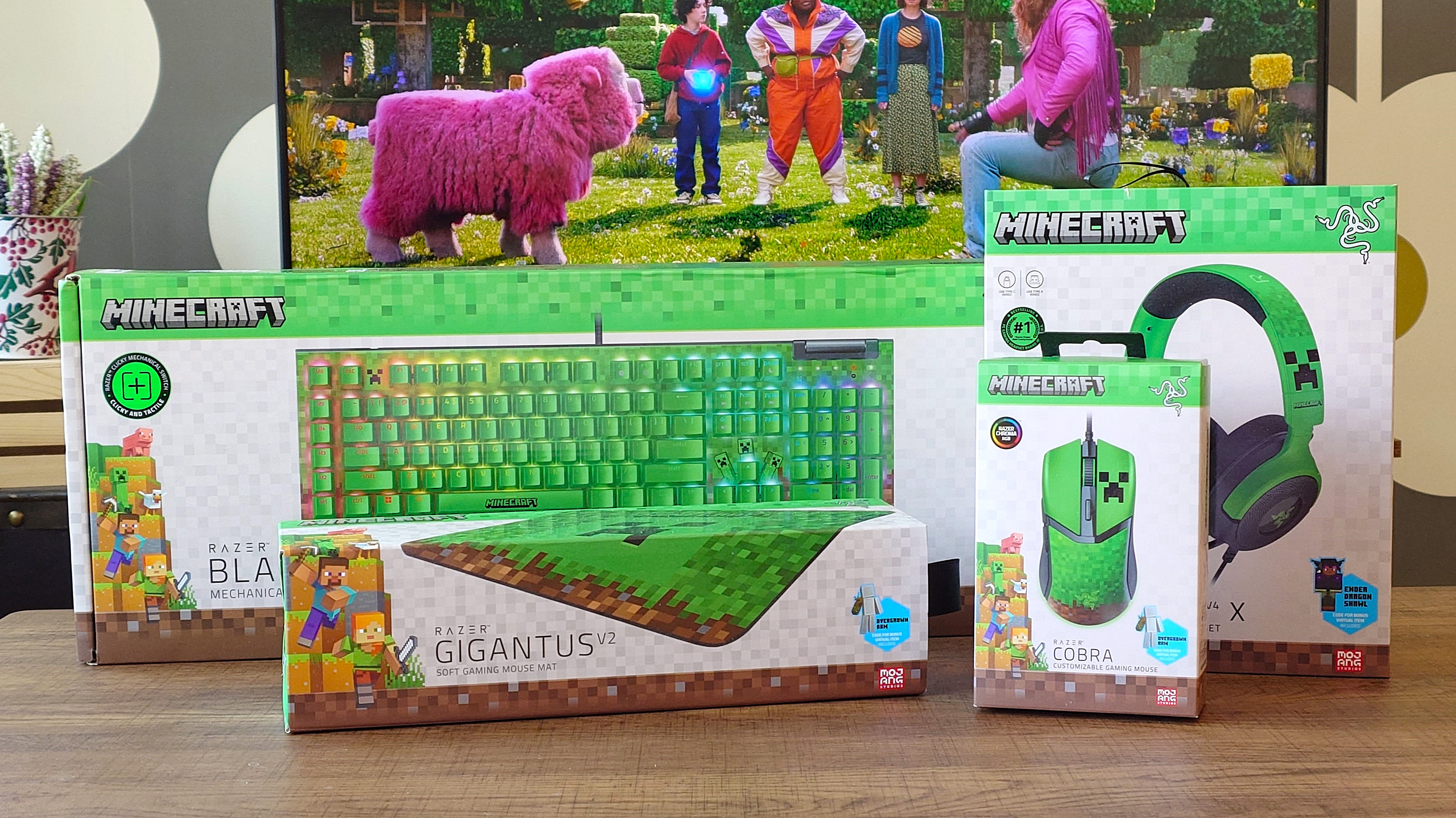 Razer&#039;s Minecraft collection in retail boxes