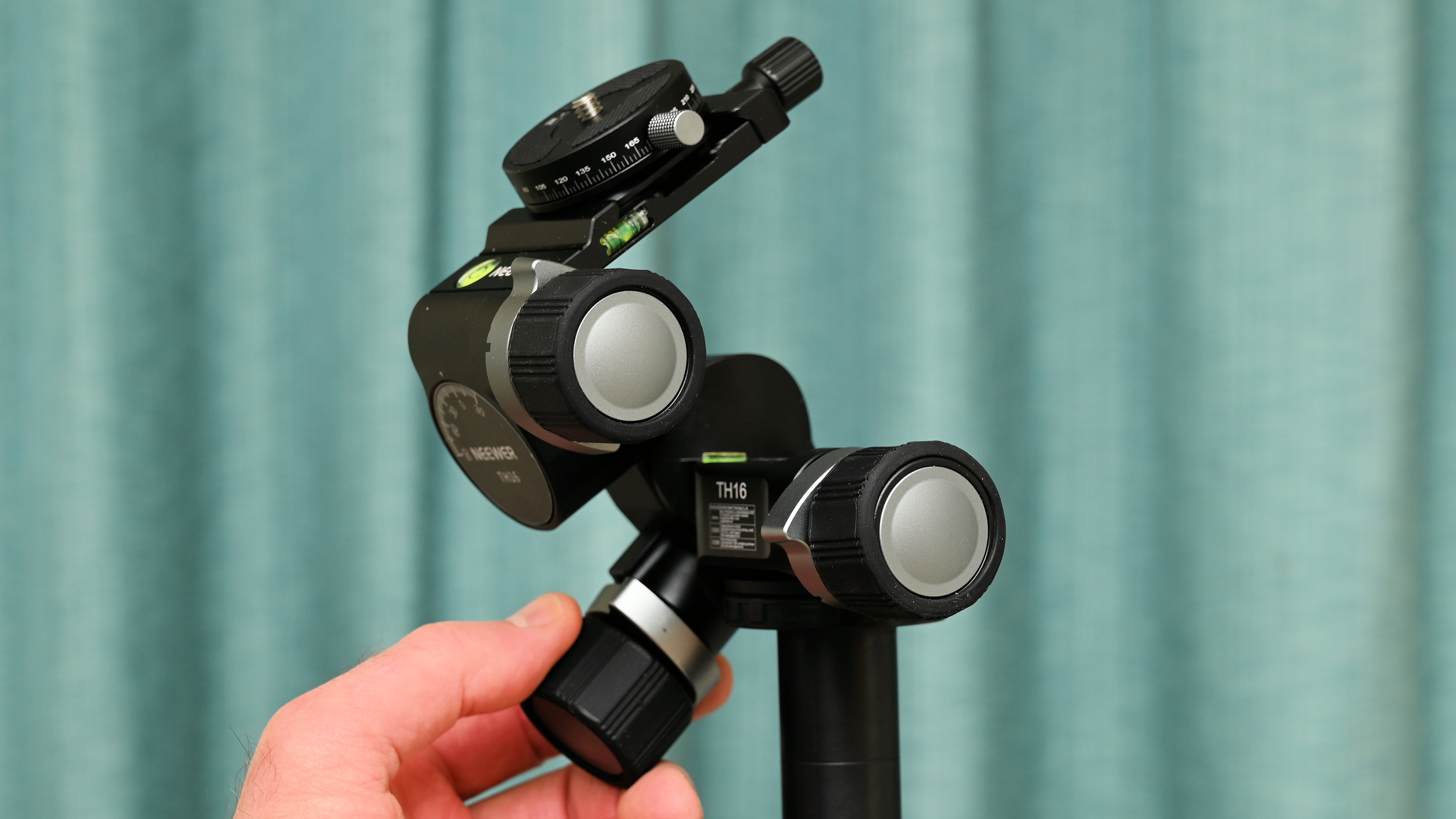 Neewer TH16 3-way geared tripod head