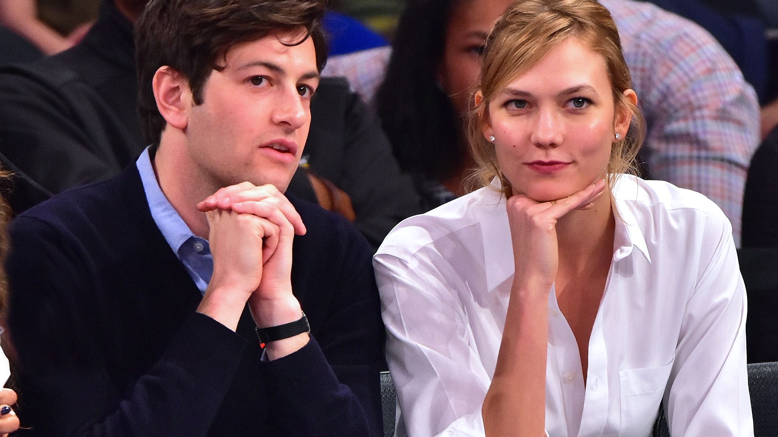 Cheek, Event, Gesture, White-collar worker,