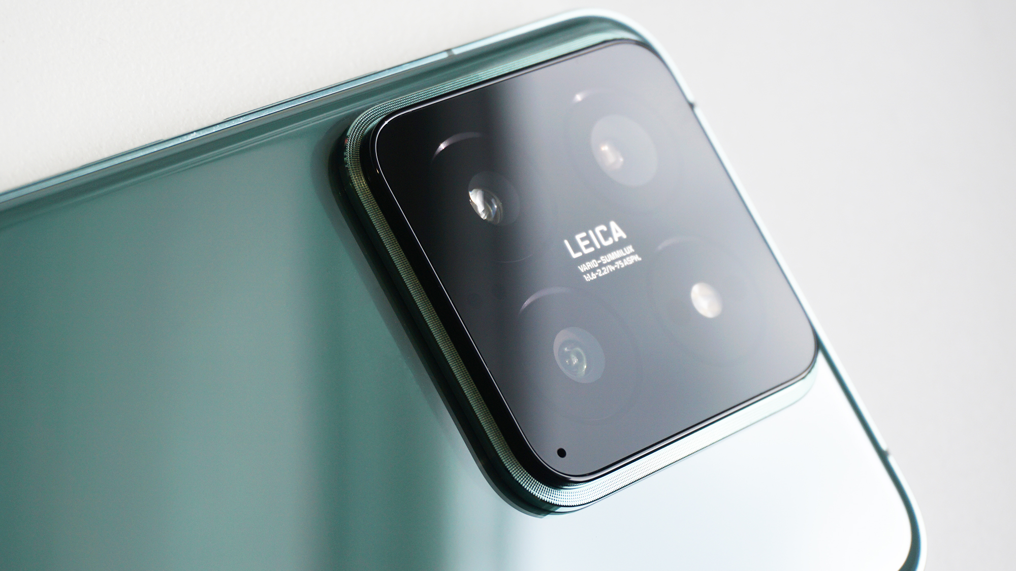 Xiaomi 14 review camera closeup