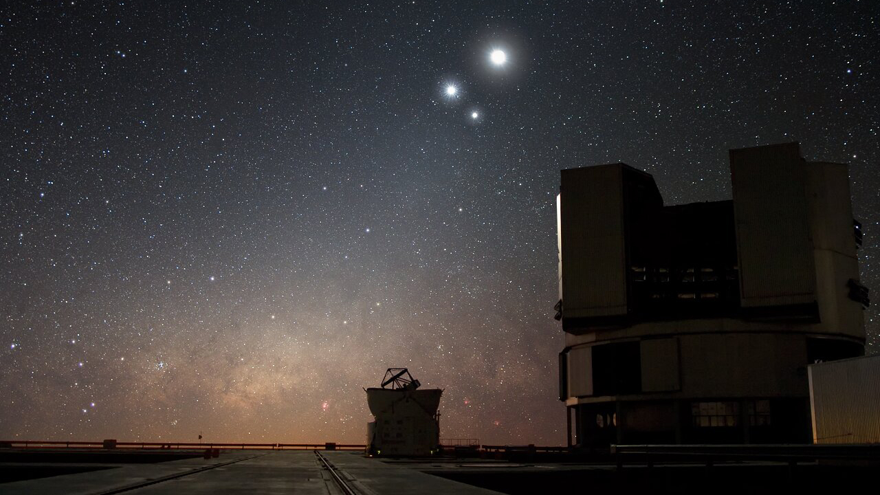 An image shows part of the Very Large Telescope, operated by the European Southern Observatory in Chile's Atacama Desert. The telescope was instrumental in watching the spaghettification event.
