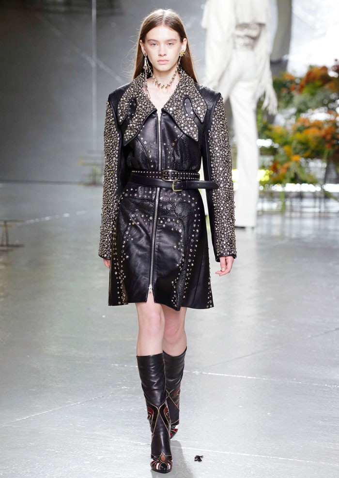 we-bet-youve-never-tried-this-inventive-styling-trick-before-1901776-1473803859