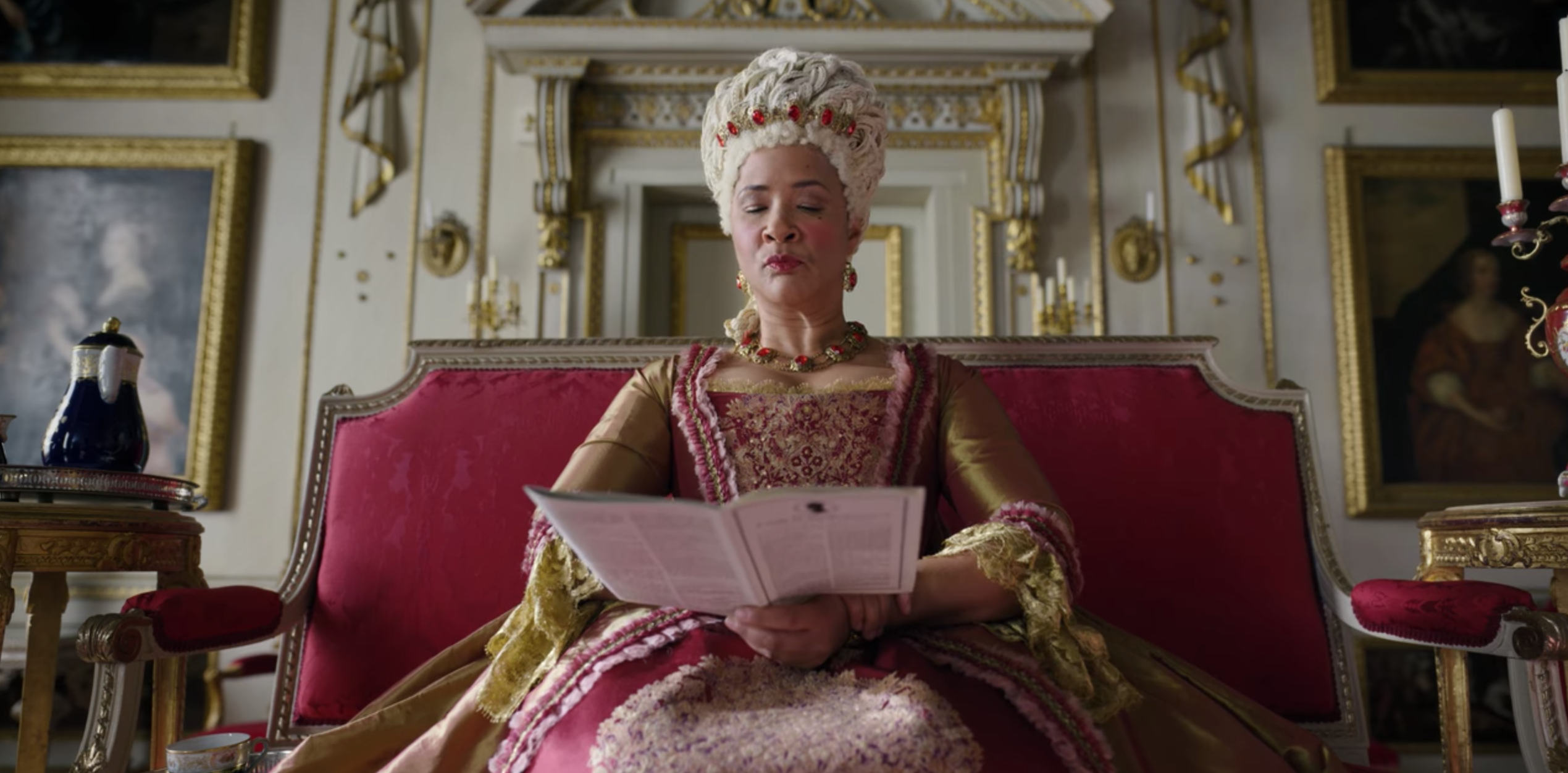 Julia Quinn's novels don't include Queen Charlotte.